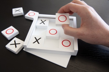 Logotrade Werbegeschenke das Foto: Deluxe Tic Tac Toe Spiel