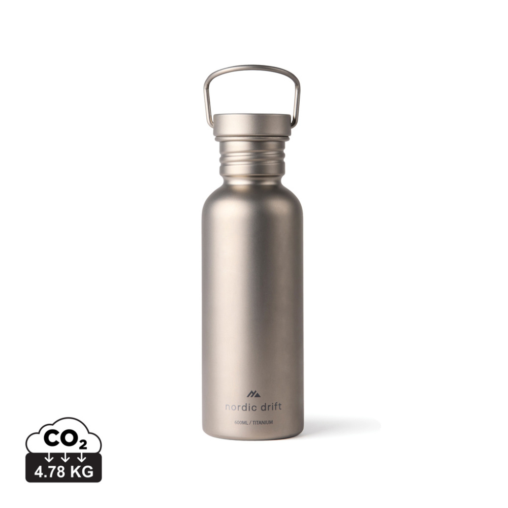 Logotrade Werbeartikel das Foto: Nordic Drift Trail Ultraleichte Titan-Wasserflasche 600ml