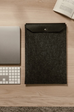 Logotrade advertising products photo of: VINGA Albon GRS recycled felt 17" laptop sleeve