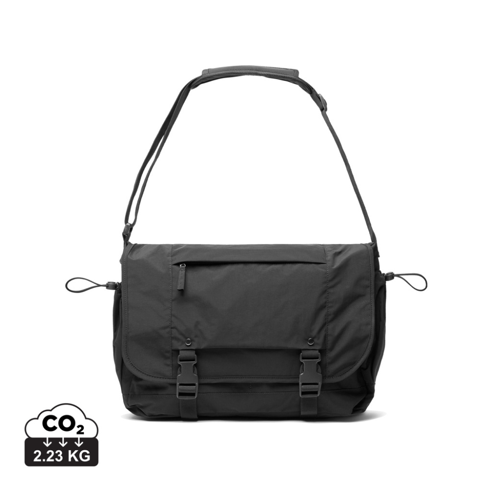 Logo trade promotional merchandise image of: KENTO URBAN RCS recycled nylon 15.6 inch Messenger