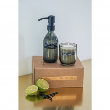 Logo trade firmakingi pilt: Wellmark Discovery 200 ml käteseebi dosaator ja 150 g lõhnaküünla komplekt - tume merevaigu lõhn