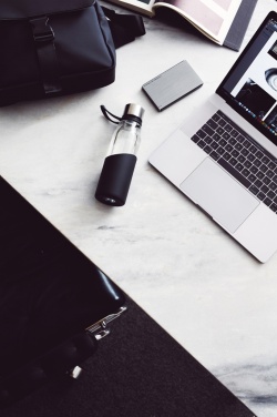 Logo trade reklaamkingituse pilt: Vinga klaasist Lean klaasist veepudel