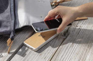 Logotrade meene foto: Korgi- ja nisukõrrega 8000 mAh 5W juhtmevaba akupank