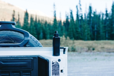 Logo trade reklaamkingituse pilt: RCS sertifikaadiga taaskasutatud PP veepudel koos sangaga