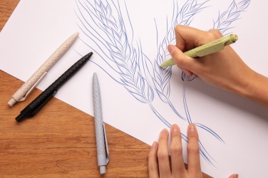 Logotrade firmakingi foto: Nisu õlgedest pastakas