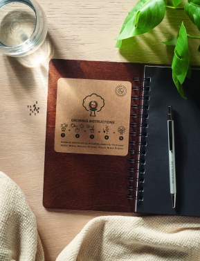 Logotrade ärikingi foto: A5 kasepuidust märkmik GROWBOOK™