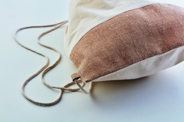 Logo trade meened foto: Pingutusnööriga kott džuudist detailidega
