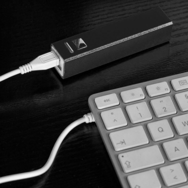 Logotrade reklaamkingituse foto: Metallist akupank PORT HOPE 2200mAh