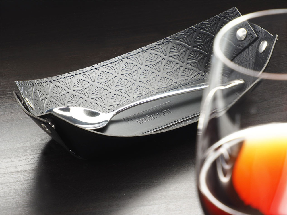 Logotrade ärikingid pilt: Nahast laua aksessuaar 1198244