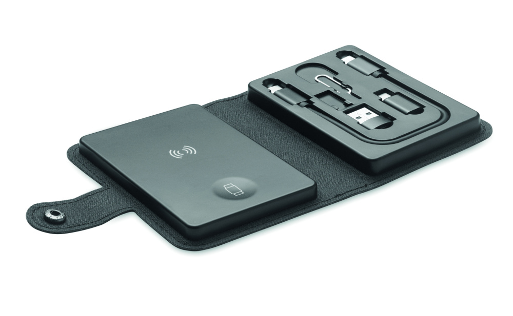 Logotrade meened pilt: CAWATT 4 in 1 kaabli pistikute komplekt 15W