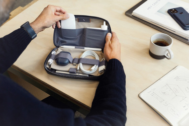 Logotrade reklaamkingi foto: Bellroy komplekt tehnika tarvikute hoiustamiseks