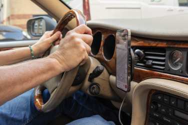 Logo trade ärikingi pilt: PowerCruze RCS plastikust 15W magnetiga laadija autohoidik