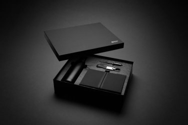 Logotrade ärikingituse foto: Swiss Peak RCS luksuslik kinkekomplekt veepudeliga