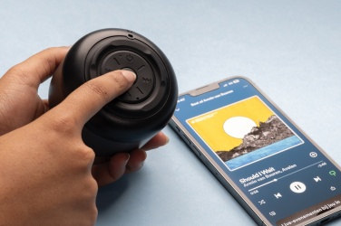 Logotrade liikelahja tuotekuva: BeatBuddy kierrätysmuovista valmistettu 3W kaiutin