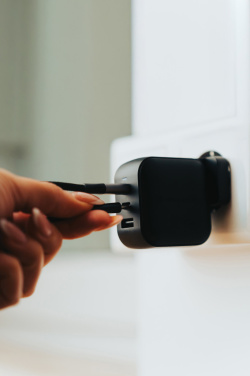 Logo trade liikelahjat mainoslahjat kuva: Urban Vitamin Santa Cruz RCS 70W GAN laturi