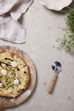 Logo trade mainoslahjat ja liikelahjat kuva: VINGA Paso-pizzaleikkuri