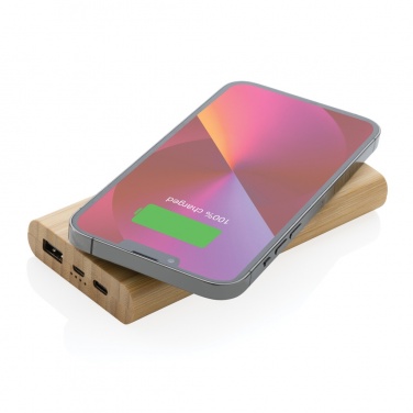 Logotrade biznesa dāvanas foto: Bambusa 8000 mAh 5W bezvadu barošanas akumulators