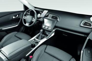 Logotrade biznesa dāvanas foto: 15 W magnētiskais automašīnas lādētājs