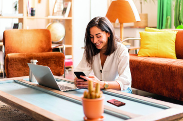 Logotrade korporatīvās dāvanas foto: Bezvadu lādētāja barošanas banka