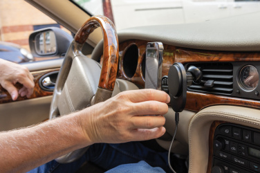 Лого трейд pекламные продукты фото: Автомобильный держатель PowerCruze RCS rplastic 15W с магнитной зарядкой