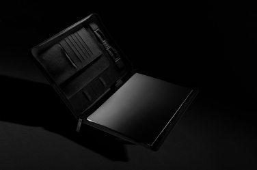 Logotrade profilprodukter bild: Swiss Peak Heritage A4 portfolio i RCS PU