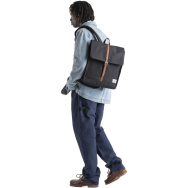 Logotrade kampanjprodukter bild: Herschel City ryggsäck av återvunnet material, 16L